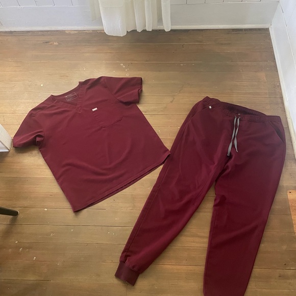 Mens Figs scrubs - Picture 7 of 11